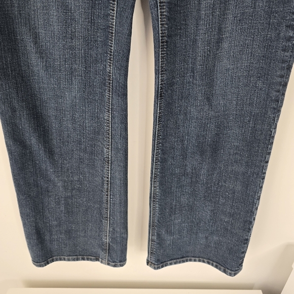 Chico's Platinum Dark Wash High Rise Bootcut Jeans Size 2 (US 12) Casual Denim - Picture 2 of 12